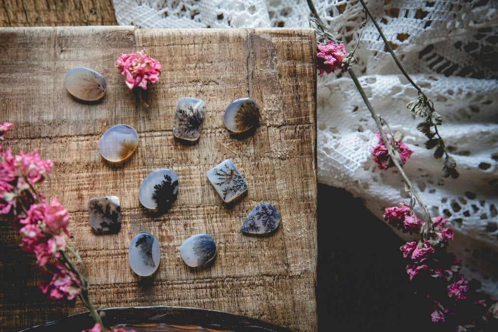 All the Pretty Things: 15 DIY Resin Jewelry Ideas – Sozy