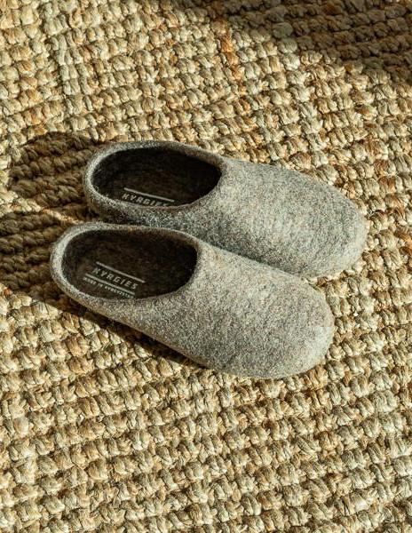 Classic Wool Slippers Gray
